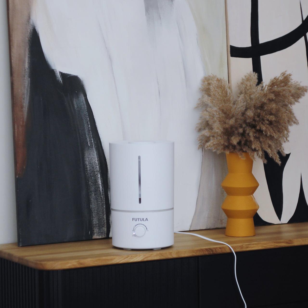 Благодаря минималистичному хай-тек дизайну Futula Humidifier H2 легко впишется в любой современный интерьер