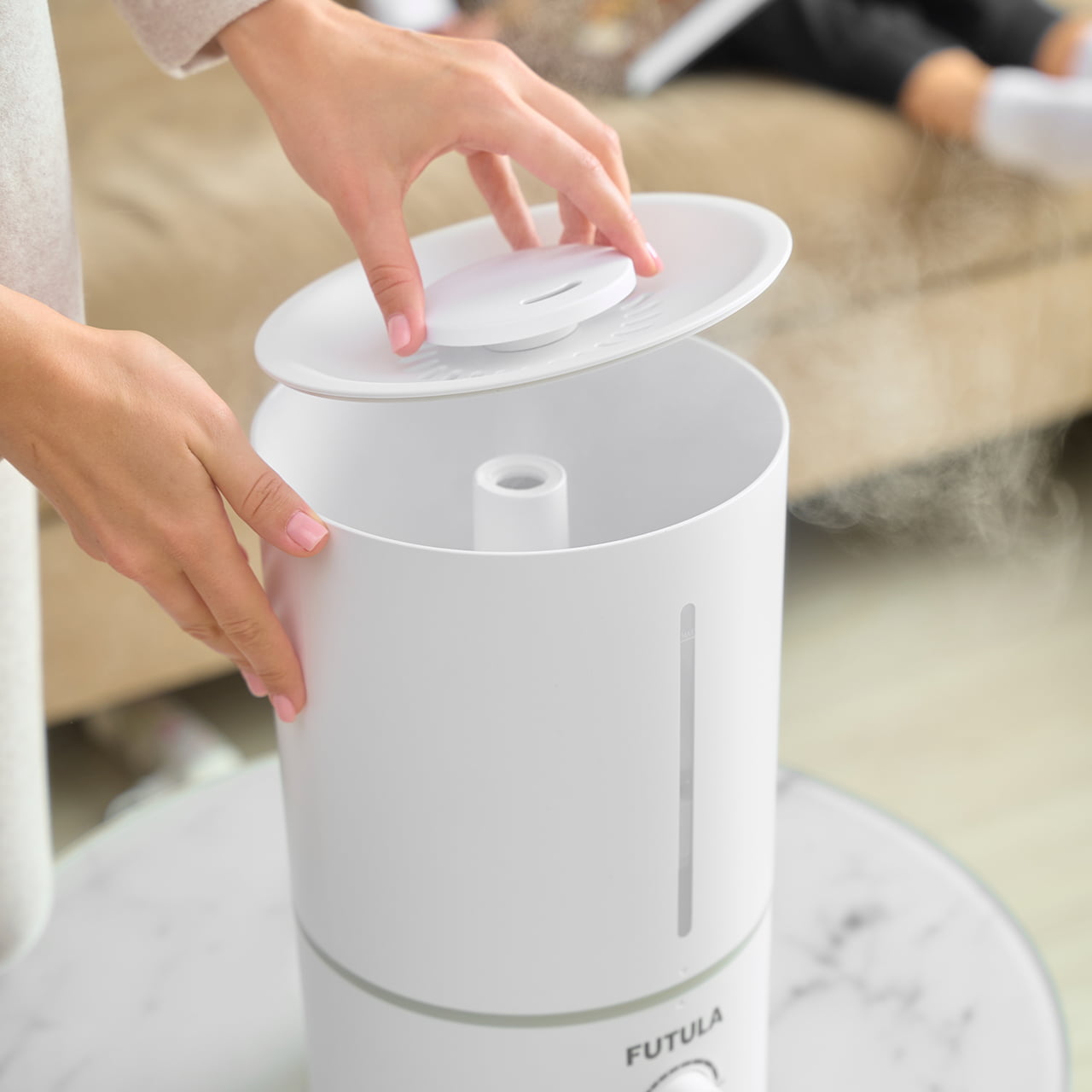 Благодаря разборной конструкции Futula Humidifier H2 прост в обслуживании: ёмкость для воды легко отделяется от испарительной камеры и всё можно тщательно промыть по отдельности