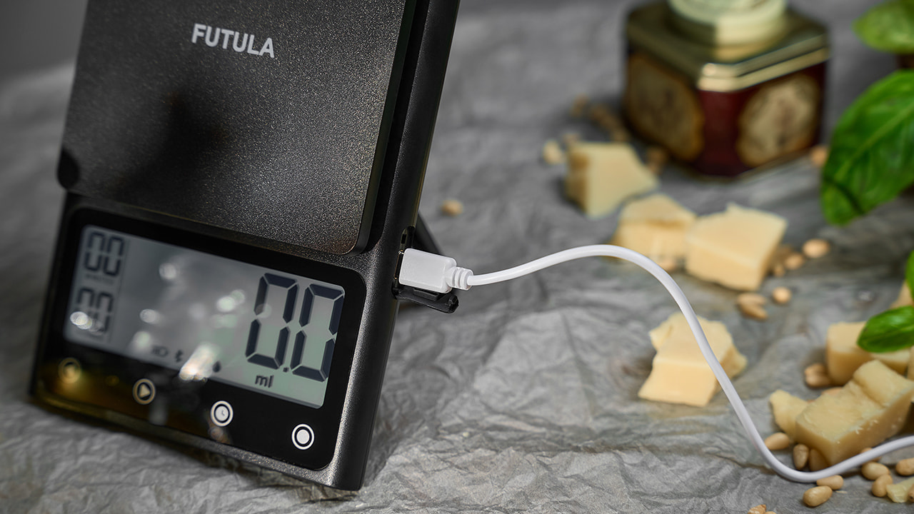 В отличие от младших моделей, Futula Kitchen Scale 3 оснащены встроенным аккумулятором на 800 mAh, который обеспечивает гаджету длительное время автономной работы