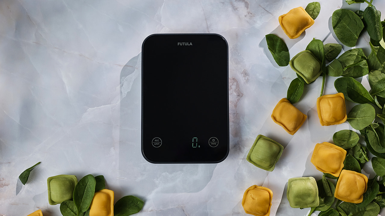Купить недорогие умные кухонные весы Futula Kitchen Scale 5 чёрного цвета у официального дилера в Москве